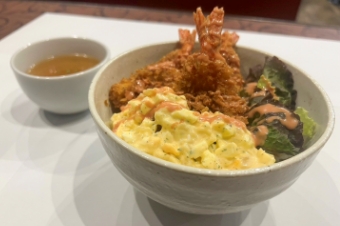エビフライ丼の画像