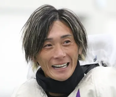 峰　竜太